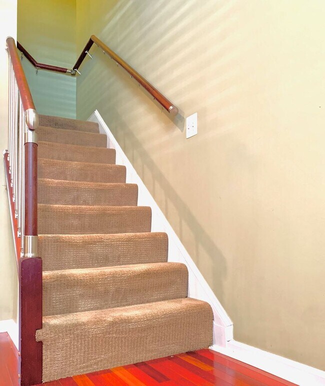 Building Photo - Charming 2-Bedroom, 2-Bath Townhome with Historic Character and Private Patio Near Fells Point