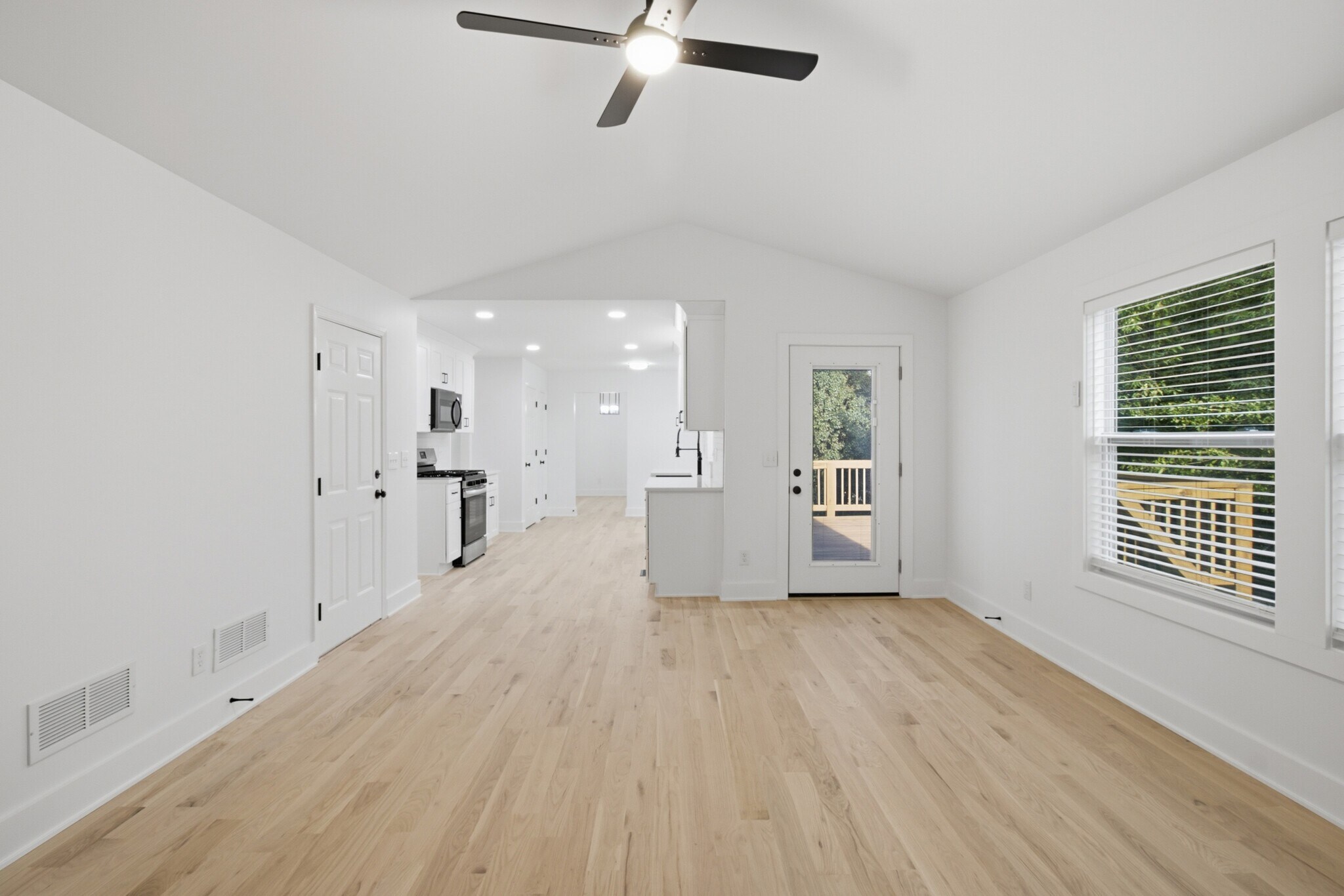 Building Photo - 230 Pinebridge Ct