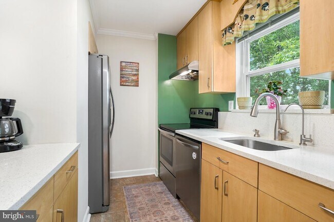 Building Photo - 12911 Walnut View Ct