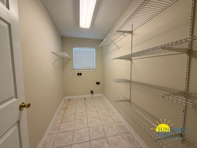 Building Photo - Charming 3-Bedroom Home in Fort Walton Beach!