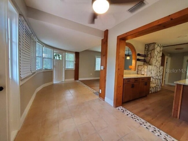 Building Photo - 219 Darst Ave