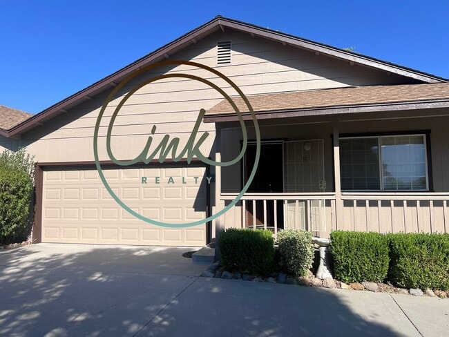 Building Photo - Chardonnay Duplex