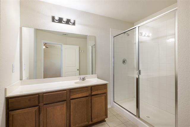 Building Photo - 910 Amber St