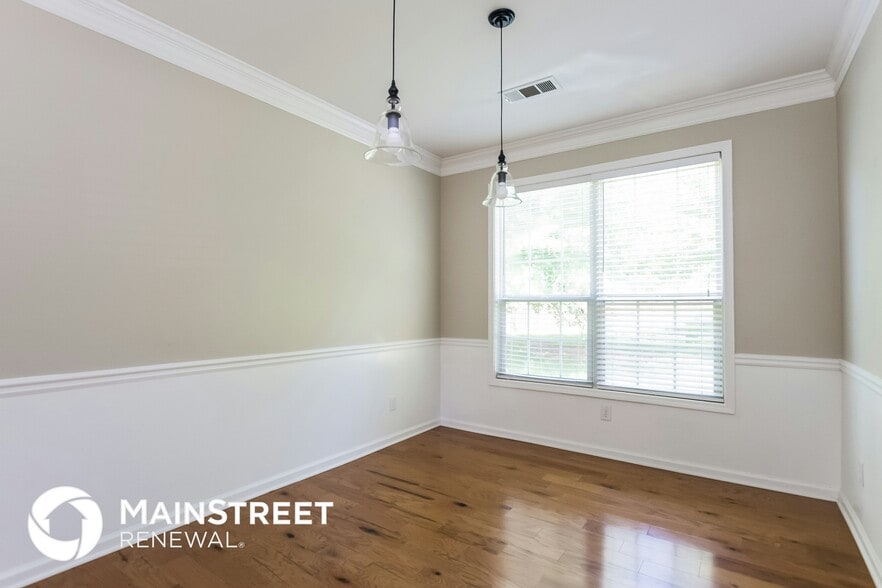 Building Photo - 1604 Silver Oak Dr