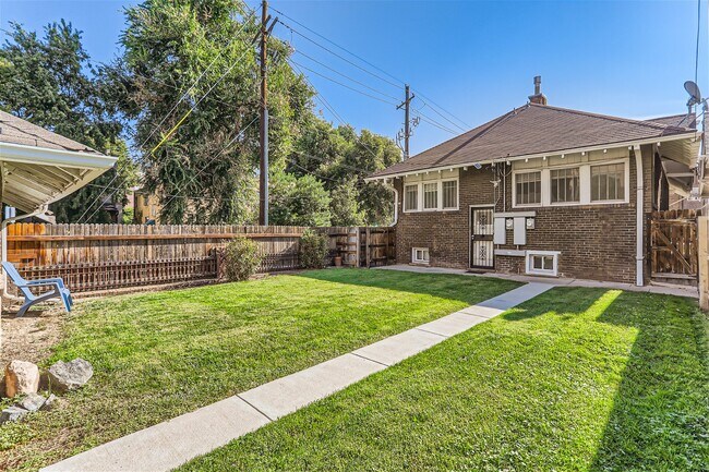 Building Photo - 1587 St Paul St