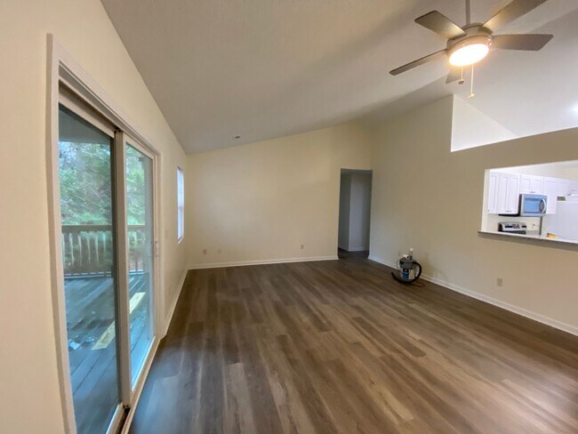 Building Photo - 5140 Greenville Loop Rd