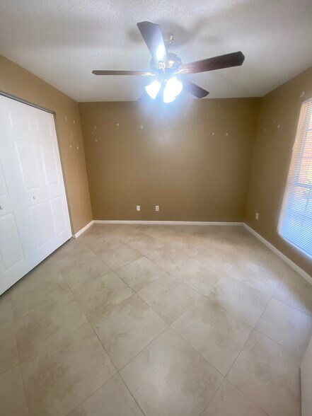 Building Photo - 8724 Mallard Reserve Dr