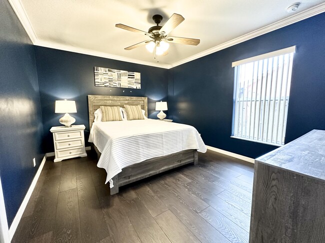 Building Photo - 174 SW Sea Lion Rd