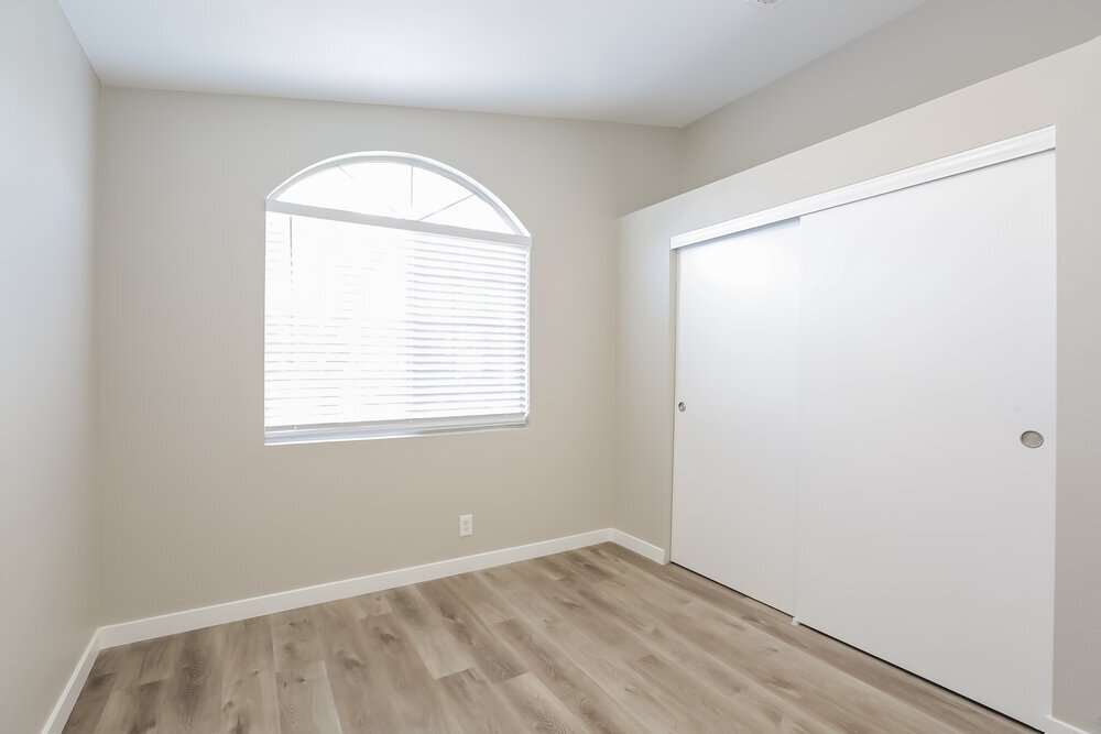 Building Photo - 8253 10 Gallon Ct