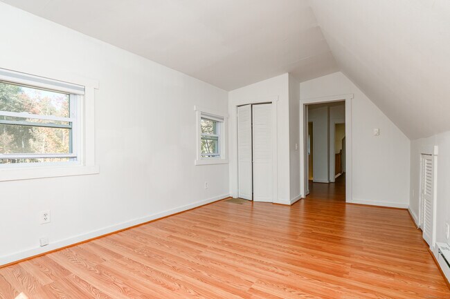 Building Photo - 81 Picketts Ridge Rd