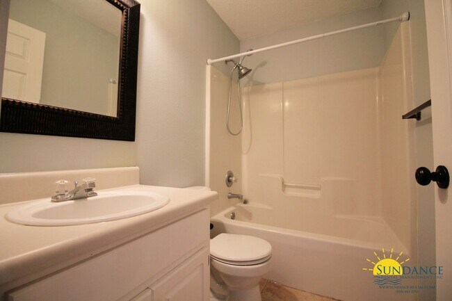 Building Photo - Beautiful 3 Bedroom Home in Fort Walton Beach