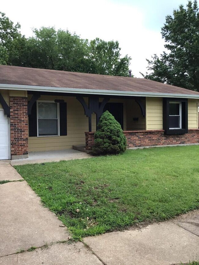 Primary Photo - An elegant rental home in Saint Louis!
