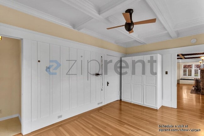 Building Photo - 654 Chetwood St