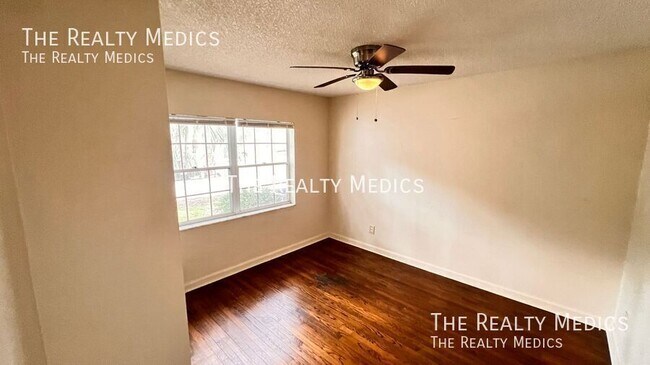 Building Photo - 1807 N Park Ave