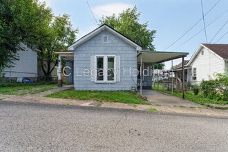 Building Photo - 502 Cottage Ave