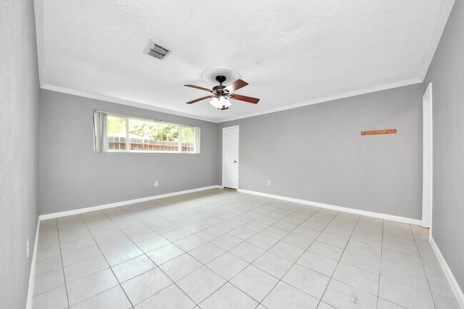 Building Photo - 10707 Shannon Hills Dr