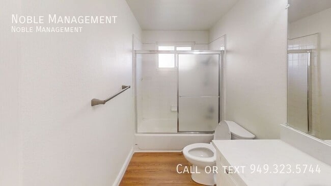 Building Photo - 1435 E Chestnut Ave