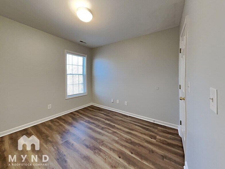 Building Photo - 5413 Advantis Dr