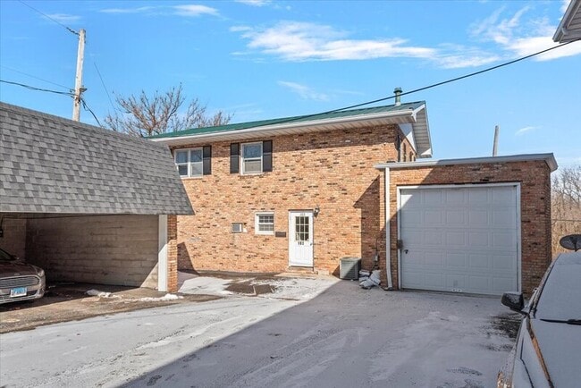 Building Photo - 117 S Elder Ln