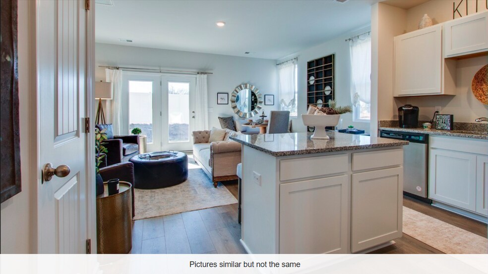 Kitchen and Family Rooom - 1106 Mason Dl