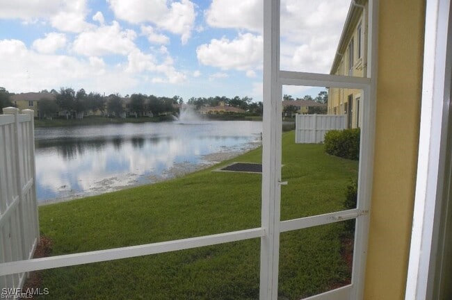 Building Photo - 1400 Mariposa Cir