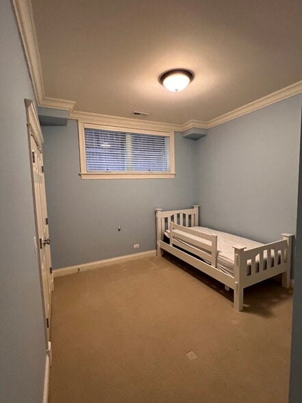 3rd Bedroom - 2042 N Racine Ave