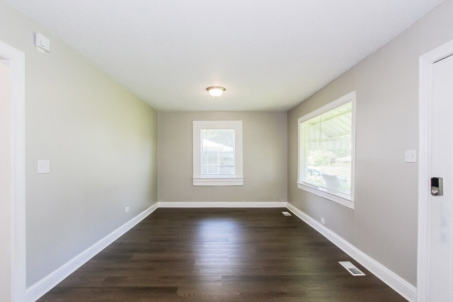 Building Photo - 3004 Forestdale Blvd