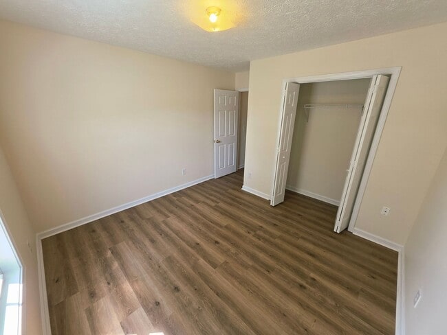 Building Photo - 113 Butternut Cir