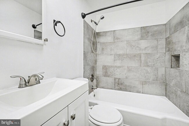 Building Photo - 828 St Dunstans Rd