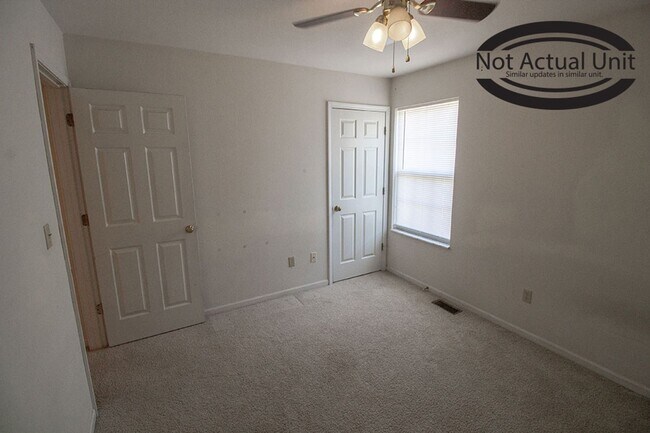 Building Photo - 1413-1415-1415 N Frideriki Dr