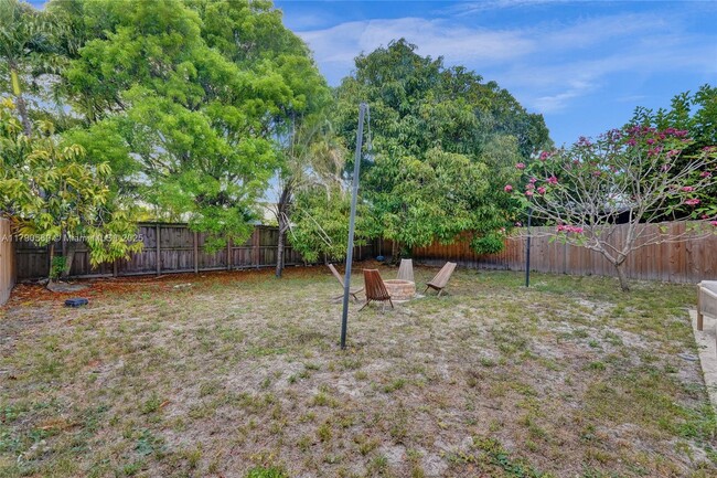 Building Photo - 2508 Cardaman Ave