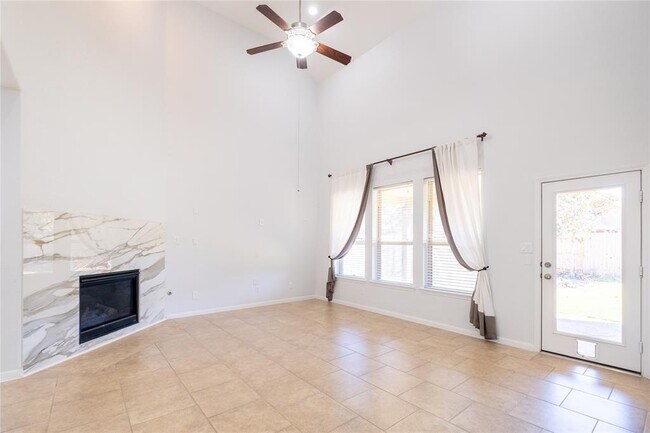 Building Photo - 17523 Quiet Shores Dr