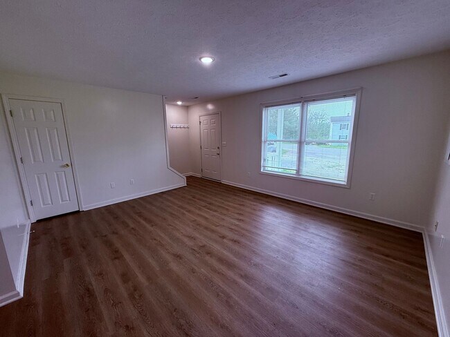 Building Photo - 340 Wakeman Ct NE