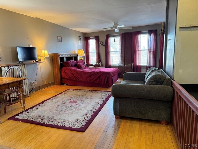 Building Photo - 1 S Jefferson St