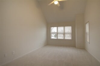 Building Photo - 245 Roseland Ln