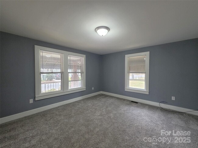 Building Photo - 222 W McCubbins St