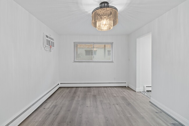 IMG_2199 - 2308-2312 Harper Avenue