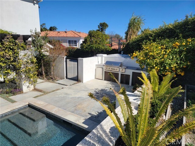 Building Photo - 1024 Granvia Altamira