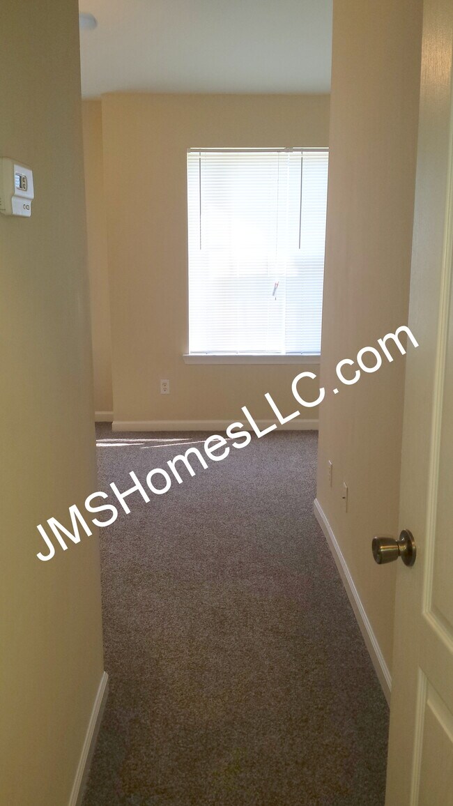 Primary bedroom - 2815 Windsor Forrest Ct