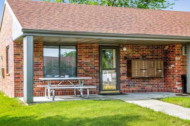 Building Photo - Elkhart Park Center