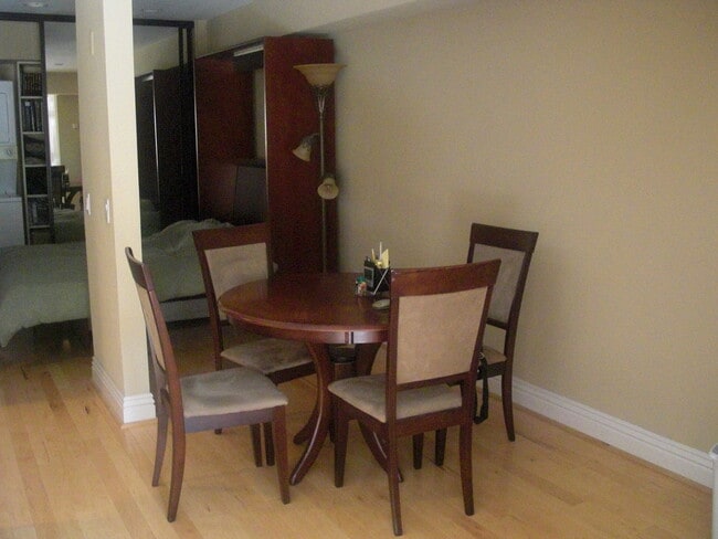 Building Photo - Cozy studio in The Venetian Community, a d...