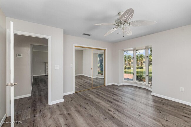 Building Photo - 405 Sunset Blvd