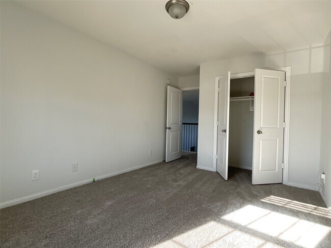 Building Photo - 8039 Brooks Crossing Dr