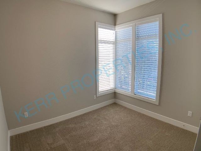 Building Photo - Spacious 3-Bed, 2.5-Bath Gem in Vibrant SE...