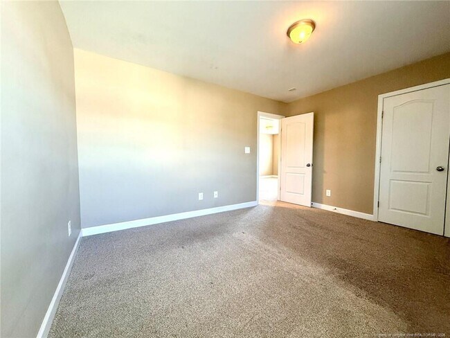 Building Photo - 1820 Shady Knoll Ln
