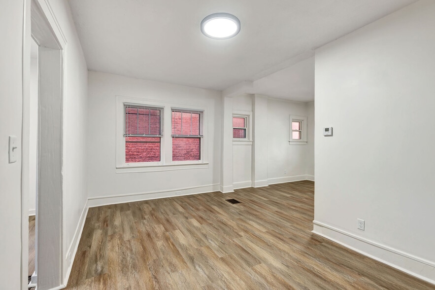 Building Photo - 2231 Flora St