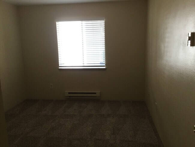 Building Photo - Modern 3-Bedroom Townhome in Prime Everett Location
