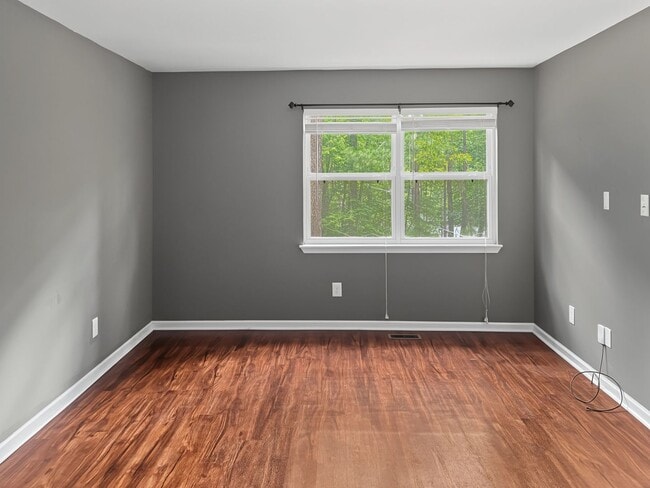 Building Photo - Cary Townhome