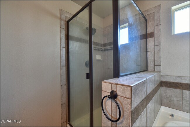 Building Photo - 7528 Wolf Creek Dr