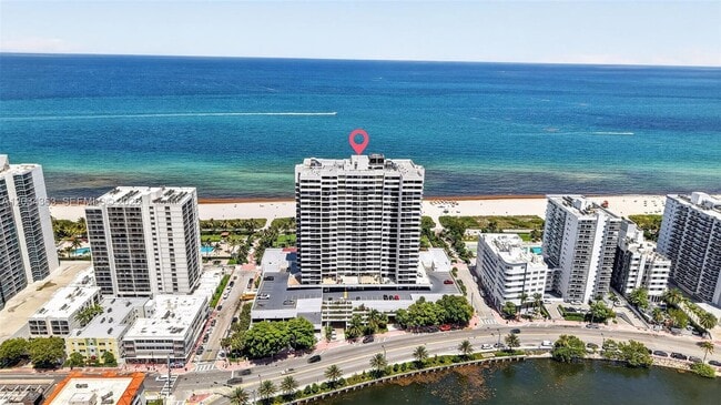 Building Photo - 2555 Collins Ave